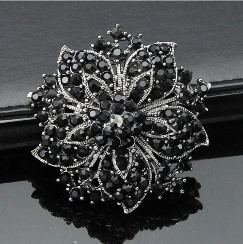 Elegant Black Floral Brooch